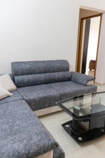 Spacious 2BHK Apartment in GIFT City for Families & Pros with Free Parking and pool - 2