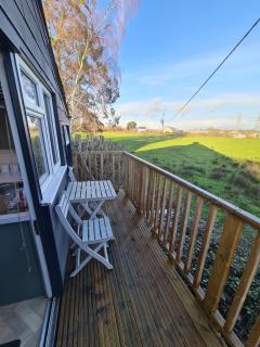 The Garret 1 Bed Apartment-Free Parking-Balcony - 8