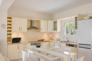 Villa Magdalani, breathtaking views across Lourdas Bay - 2