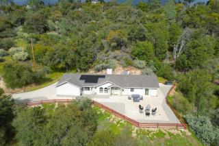 Twilight Villa,Hot Tub,EV Charger,Yosemite and Bass lake - 6