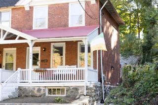 Private 2-Bedroom Second-Floor Residence, Bala Cynwyd - 7