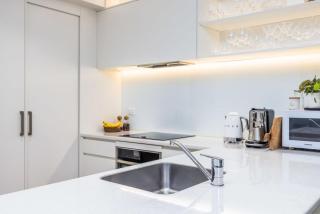 Stunning Viaduct 1 Bed Parking, Pool, Gym - 5