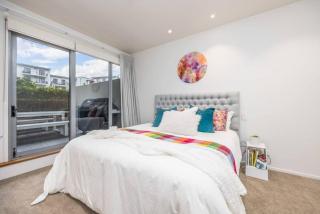 Stunning Viaduct 1 Bed Parking, Pool, Gym - 9