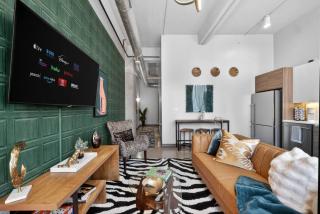 Leopard Lounge | Funky 2BR Downtown Valet Pool Gym - 5