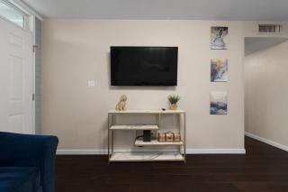 Central Phoenix 2 Bedroom Apartment - 2