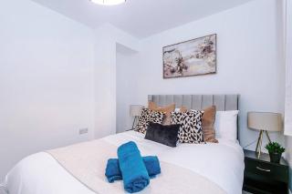 Spacious 4-Bed Retreat - Saint Helens - Free Wi-Fi - 6