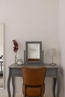 Park Crescent - Quaint Victorian Home With Free Parking - 6