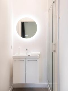 Hôtel des Cousines Capucine Apartment - 7