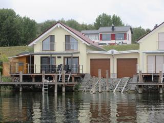 Holiday Home Seehaus Arielle mit Wassergrundstück by Interhome - 9