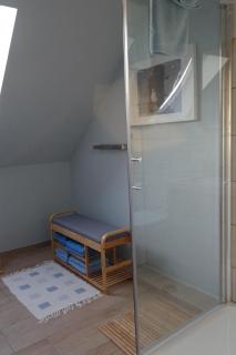 Apartment Gemütliches Dachgeschoss-Apartement mit Seeblick und großem Garten am Wasser by Interhome - 1