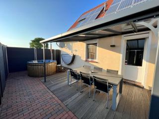 Holiday Home mit privat Hottub und Klima- by Interhome - 0