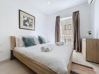 Top Sliema 3BR Balcony Gem - 5