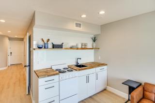 Breezy Beachfront Condo in Heart of Corpus Christi - 3