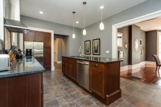 Downtown Historic Luxury Gem with Private Parking - 8