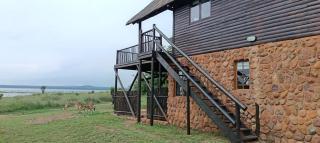 Vaalkop Dam Reserve, self-catering log cabin holiday home in Beestekraal, South Africa - 5