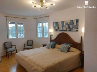 The Deck - Chic Holiday Retreat with Pool and Sea Views - 2