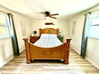 Relax Explore Boat Parking & Fenced yard - 5