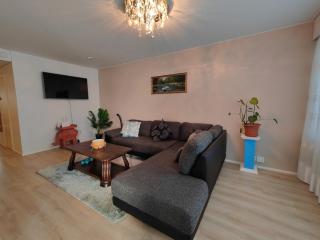 Nice triangle close to OYS and services - 0