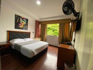 Hotel Imperio Real - 7