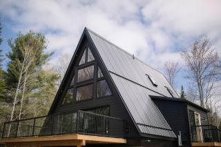 NEW A-frame with sauna, fire pit & close to town - 0