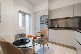 Retro Chic Apartment - 3