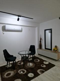 FashionLuxe Apartment - 3