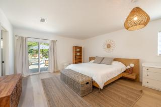 Newly remodeled home w pool & private back yard - 4
