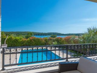 Holiday Home in Pomer mit privatem beheizten Pool und Meerblick by Interhome - 5