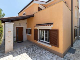 Holiday Home in Pomer mit privatem beheizten Pool und Meerblick by Interhome - 4