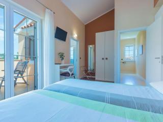 Holiday Home in Pomer mit privatem beheizten Pool und Meerblick by Interhome - 2