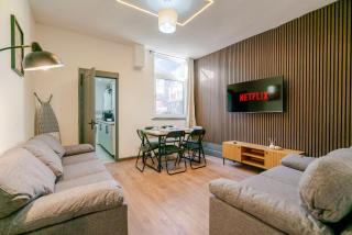 Tallis House, near City Centre, Sleeps 8 by NMB Property - 0