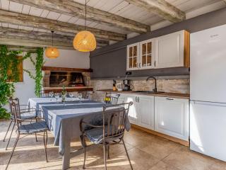 Holiday Home Villa Agneza mit Garten- Pool und Pavillon by Interhome - 1