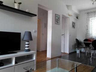 Apartment Wohnung mit Garten in der Nähe des Zentrums by Interhome - 5