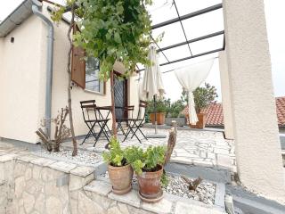 Apartment LacoDeLama mini resort - Wohnung Pina mit Pool by Interhome - 3