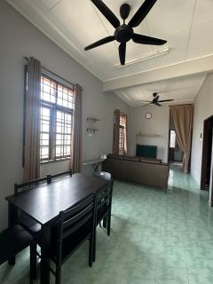 NovaHaus 2 Homestay Gong Badak - 8