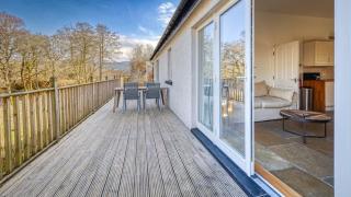 Ghillie's Cottage on the River Lochay - 2