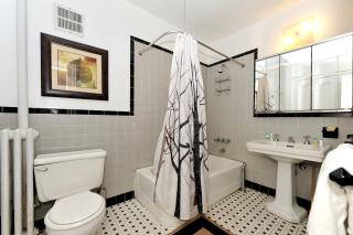 Comfy 3 Bedroom 2 Bath Apartment in NYC - 4