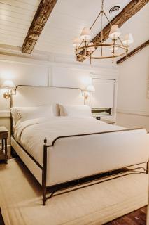 Bootleggers Lodge on Lake Nokomis - 8