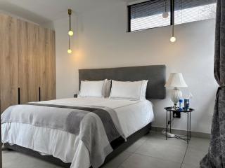 Private Northcliff Apartment - 7