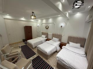 TriPyramids Suites - 7