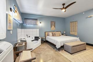 King suite with Jacuzzi near Hidden Valley Ski - Pacific - 9