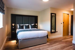 Crown Lodge Hotel - 2