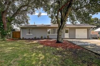 Family 3BR St Pete Home Heated Pool 5 Min To Beaches - 8