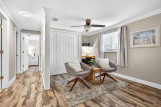 Family Stunning 3BR Heated Pool Home in Largo - 4