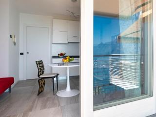 Apartment Lights on the Lake Zweizimmerwohnung mit Terrass by Interhome - 2