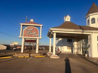 Osage Village Inn Near Lake Ozarks US 54 - 8