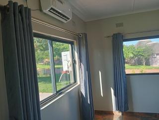 2 bedroom serviced accommodation along Zambezi River - Enjoy Game & Canoeing Safaris - Boat Cruises & Fishing - Starlink Internet & Power Backup available - 5