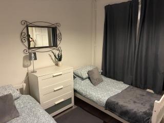 Flat in Pont y Rhyl - 1