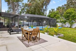 Family 3BR Apollo Beach Oasis Heated Pool BBQ CornHole - 7