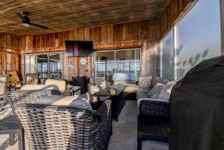 Family Waterfront 4BR Home Heated Pool Private Pier - 1